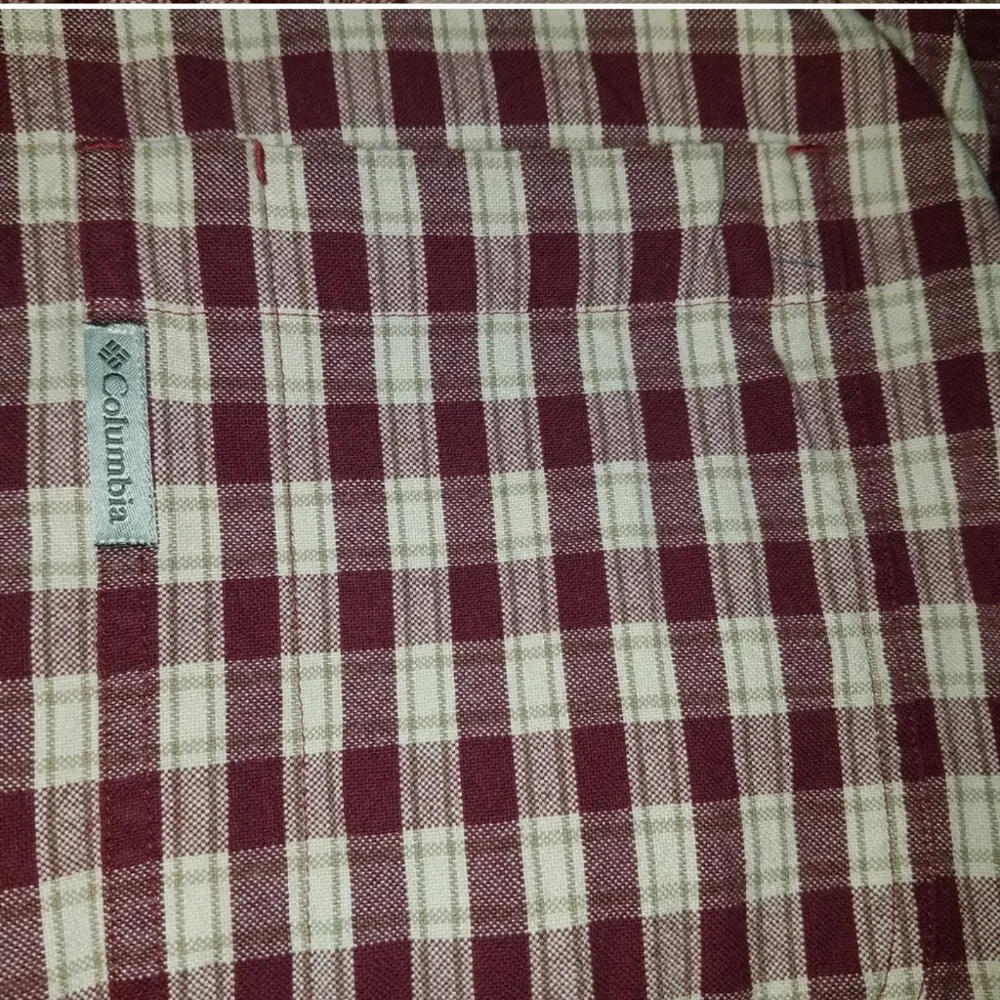 Columbia button down casual shirt - Picture 3 of 4